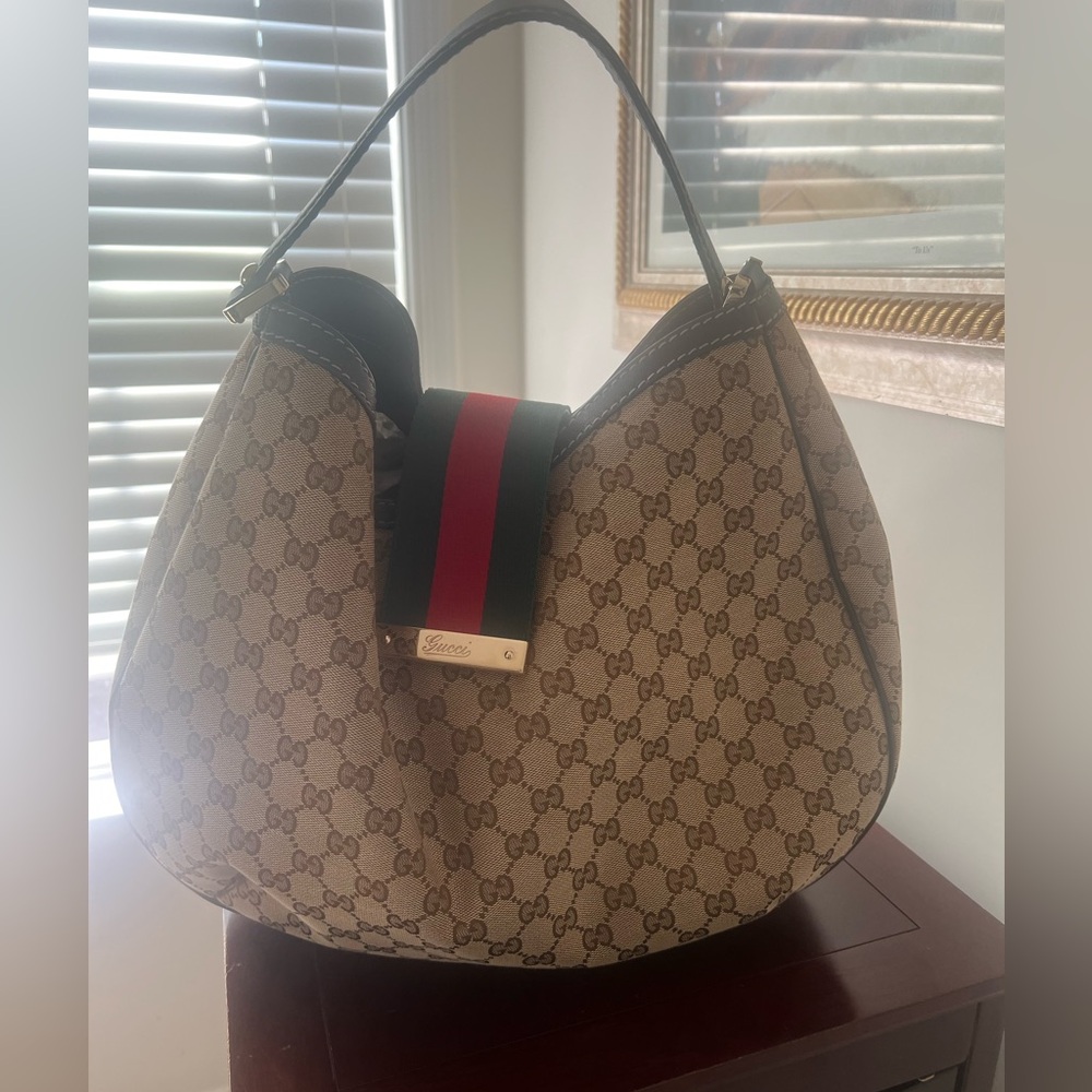 Authentic Large Gucci Hobo handbag.